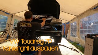 VW Touareg 7P Kühlergrill ausbauen [upl. by Suivatra]