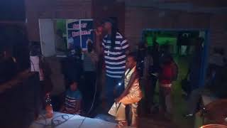 ESIN ZULU LIVE AT RUSUNUNGUKO BAR CHITUNGWIZA [upl. by Kaiulani793]