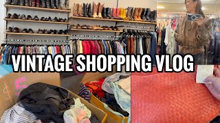 VLOG  COME VINTAGE SHOPPING WITH ME  Mel in Melbourne [upl. by Enomed]