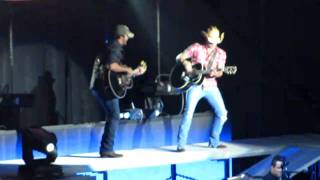 Jason Aldean amp Luke BryanMy Kinda Party [upl. by Bunny632]