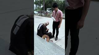 This Homeless Man Will Restore Your Faith in Humanity kindnessman homeless moitivation [upl. by Procter]