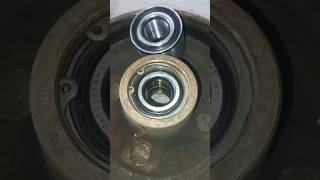 wheel bearing replacement ytshorts automobile mecanics pressmachine foryou [upl. by Nibbor993]