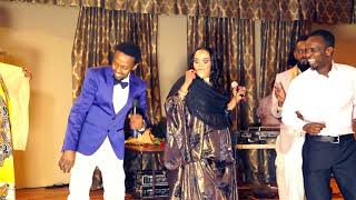 Awale Adan amp Amina Afrik  Taageero Makaa Helaa   New Somali Music Video 2018 Official Video [upl. by Arihaj]