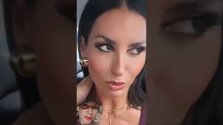 ELISABETTA GREGORACI giornataccia collo bloccato con dolori 🙈🤐 [upl. by Nnaegroeg]