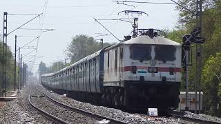 Chandigarh  Yeshvantpur Karnataka Sampark Kranti Express crossing Hadapsar [upl. by Colvert]