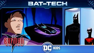 Batman Beyond em Português  Terry descobre a Batcaverna  DC Kids [upl. by Dnaltroc965]