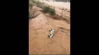 Así se traga el río Magro en Utiel un coche de policía [upl. by Trahurn821]