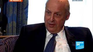 John D Negroponte exSecrétaire dEtat américain adjoint [upl. by Nogaem]