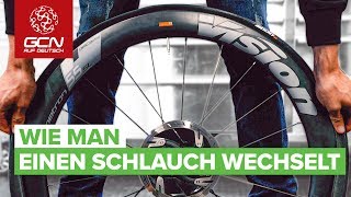 Wie man einen platten Reifen wechselt  Schlauchwechsel am Fahrrad [upl. by Racklin]