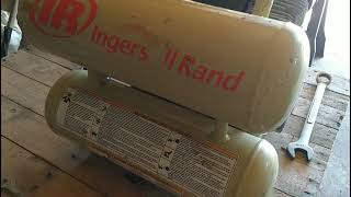 Ingersoll Rand Air Compressor not holding air pressure regulator faulty oring [upl. by Warenne]