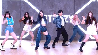 ITZY  NOT SHY Dance Cover by NMIXX amp Ellen and Brian [upl. by Nelrah]