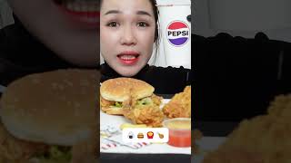 Eat mukbang Fried chicken and hamburgers1 🍔🍗 mukbang asmr chicken shorts [upl. by Slavic860]