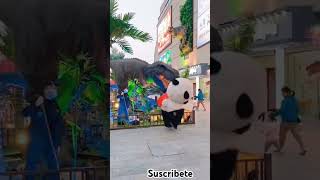 Oso Panda juega en la calle ytshorts viralshorts funny comedy  youtubeshorts [upl. by Ahseined]