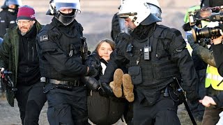 Allemagne  lactiviste Greta Thunberg provisoirement interpellée lors dune manifestation [upl. by Dusa]