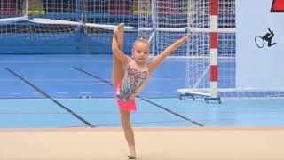 Valeria de Diego Monge de 5 años  Gimnasia ritmica [upl. by Zilevi]