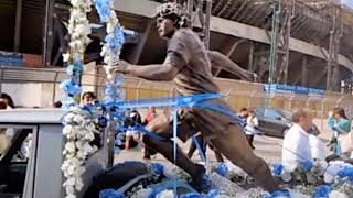 Festa Napoli commozione in DIRETTA per la statua di Maradona [upl. by Ly]