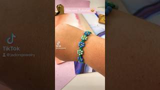 Bloem kralen armband maken diy tutorial 🤩 [upl. by Luzader649]