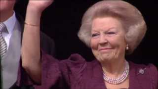 Balkonscène na abdicatie Koningin Beatrix 30 april 2013 HD [upl. by Nnel]