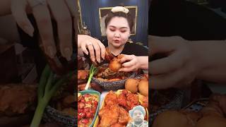 Dekhe Chinese log kya kya khate rahte hain eating eatingshow food eatwell socialeating shorts [upl. by Arahset373]