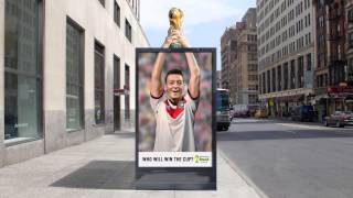 Un panneau publicitaire crée lillusion que les joueurs portent réellement la Coupe du Monde [upl. by Eldin]