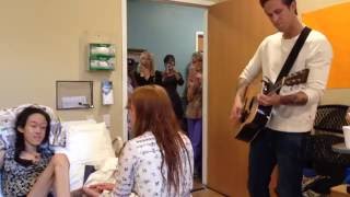 Florence amp the Machine sing for Hospice Austin teen [upl. by Olgnaed266]