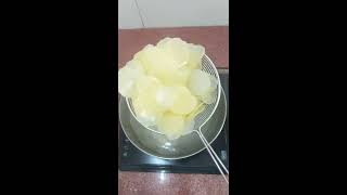 आलू चिप्स Potato Chips in shorts khana banane ki recipe shorts khana [upl. by Alessandra]