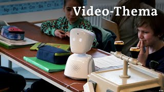 Deutsch lernen mit Videos  Wenn ein Roboter in die Schule geht  mit deutschen Untertiteln [upl. by Leeann]