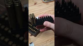 La minute dangle  rechargement du 223 R astuce plateau de rechargement  tips 9mm [upl. by Ahtaga]