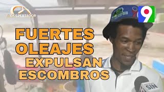 Fuertes oleajes expulsan escombros a los malecones del GSD El Despertador [upl. by Attenaj]