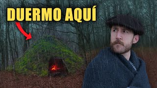 Dormir en el Bosque SÍ es Cómodo  Construyo un Refugio TIPI [upl. by Joerg777]