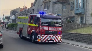 Street Retained Fire Appliance  KV69P1 Responding to Road Traffic collision [upl. by Ahsiuq]