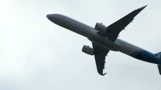 Air Transat A321200NeoLR CGOJC Takeoff from London Gatwick [upl. by Vierno803]