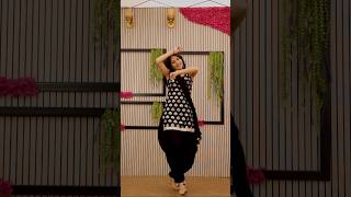 Softly  Khyati Sahdev  Dance Video  Danceaholic Studio  ytshorts  Gidda  Wedding Choreo [upl. by Barton]