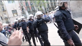 Spanish Police March Up to Liverpool Fans in Barcelona UCL 2019 [upl. by Twelve980]