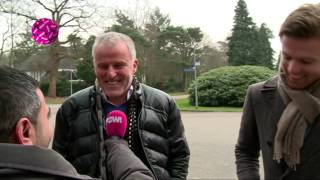 PowNews 30 jan 2014 Peter R de Vries gaat voetballers verkopen [upl. by Aynot]