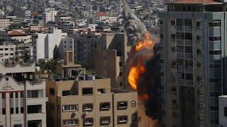 Nova madrugada de bombardeamentos sobre Gaza [upl. by Wyon]