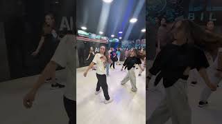 Primer dia con esta coreo denabilbao reggaeton bilbao dance [upl. by Hildagard]