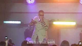 Daddy Yankee Cantando Merenguewmv [upl. by Hedi]