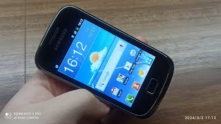 Обзор телефона Samsung Galaxy Mini 2 [upl. by Amalberga]