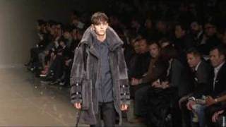 Défilé Homme de Burberry Prorsum Automnehiver 201011 [upl. by Enomrej813]