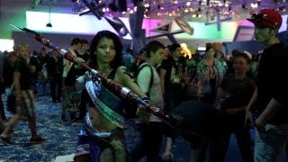 Gamescom 2013  Eindrücke aus den Besucherhallen [upl. by Dlareg]