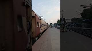 Up Kolkata Lalgola Dhonodhanney Express skipping At belghoria [upl. by Ainerol]