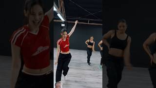 Jennie 🖤BLACKPINK Mantra Mv rehearsal jennie blackpink mantra kpopfan enjoy 😊dance yt [upl. by Stillas]