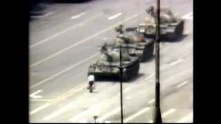 PLAZA TIANANMEN HOMBRE HACE DETENER COLUMNA DE TANQUES [upl. by Nylesoj]