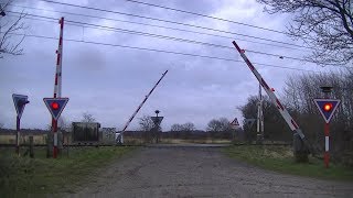 Spoorwegovergang Tinglev DK  Railroad crossing  Jernbaneoverskæring [upl. by Mena]