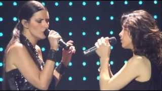 Laura Pausini ft Elisa  Tra Te E il Mare Live at San Siro Traducción en Español [upl. by Searby]