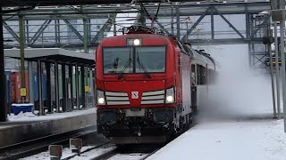 Tåg i snö på Älmhult Station [upl. by Annaor353]