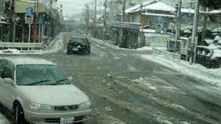 080203 江ノ電 ＠腰越～江ノ島 雪の湘南 [upl. by Ientruoc]