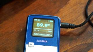 Alfmeisters Reviews The Sandisk Sansa Clip Zip [upl. by Nealah840]