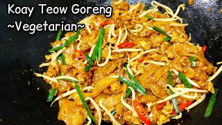 Koay Teow Goreng Vegetarian [upl. by Sobmalarah]